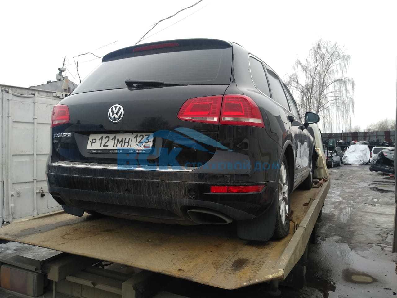 VOLKSWAGEN Touareg 2012 года