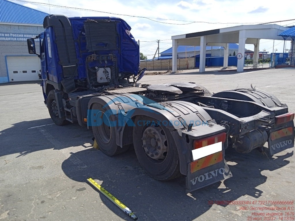 VOLVO FM-TRUCK 6X4 2012 года